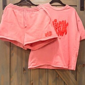 White Fox Boutique Pink Coral Lounge Set - Tee & Shorts size L/XL